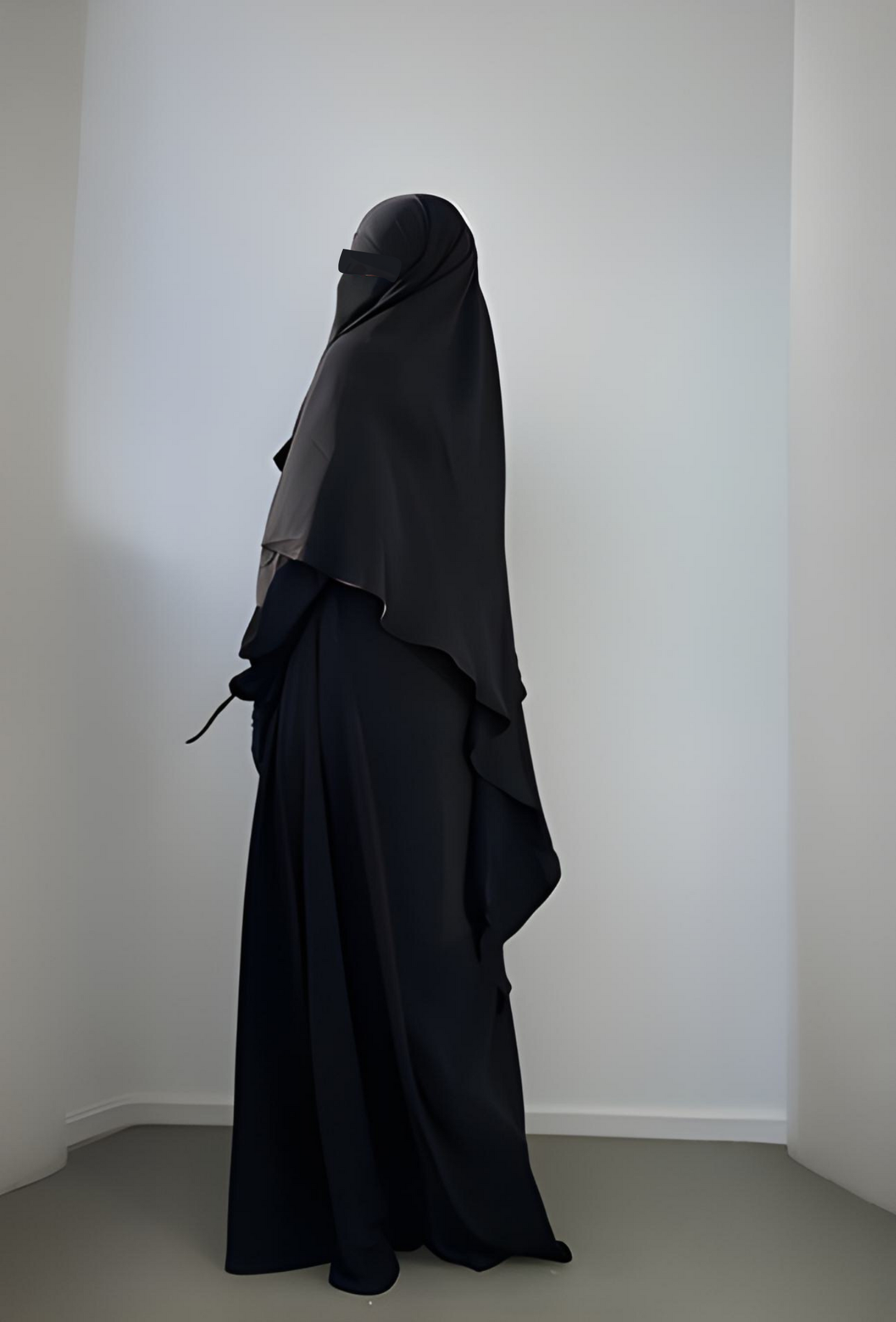 Khimar Amina Schwarz